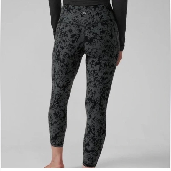 Athleta saultation stash pocket II printed 7/8 tights black green size S - Picture 1 of 5